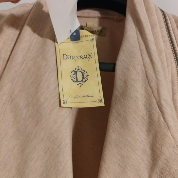 NWT Democracy Long Cascading Collar Zipped Vest - Picture 6 of 8